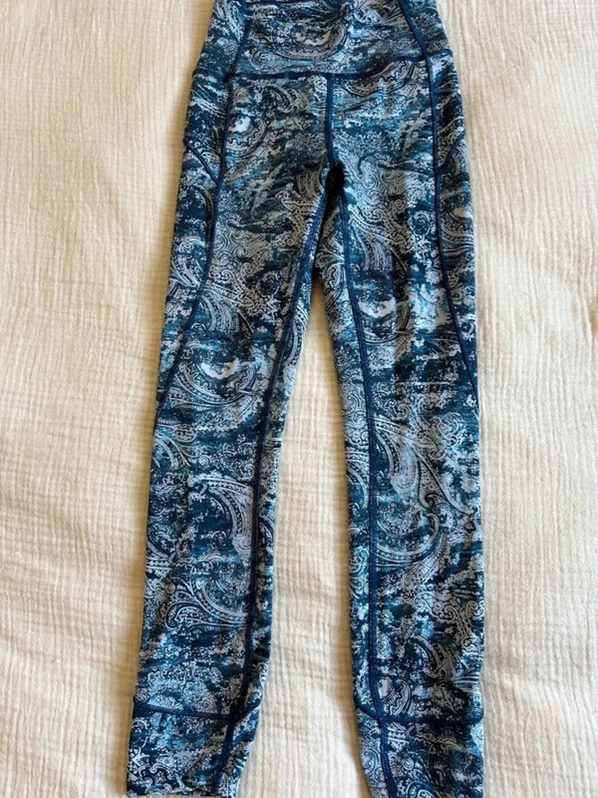 Lululemon In Movement 7/8 Tights/ Leggings *Everlux 25" Paisley Glaze Multi US2/ UK6