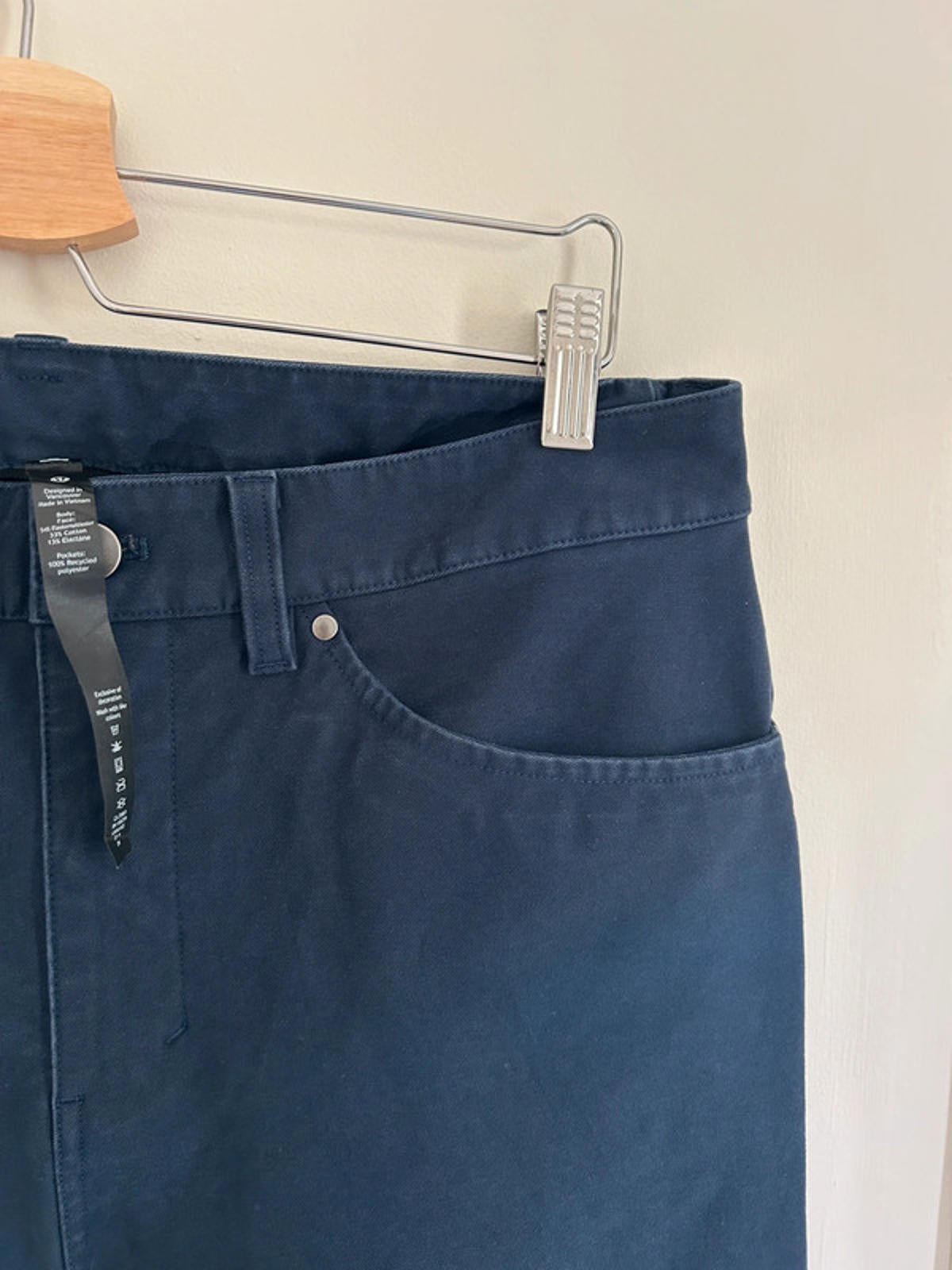 Lululemon Mens ABC Crop Trousers Relaxed *Utilitech True Navy