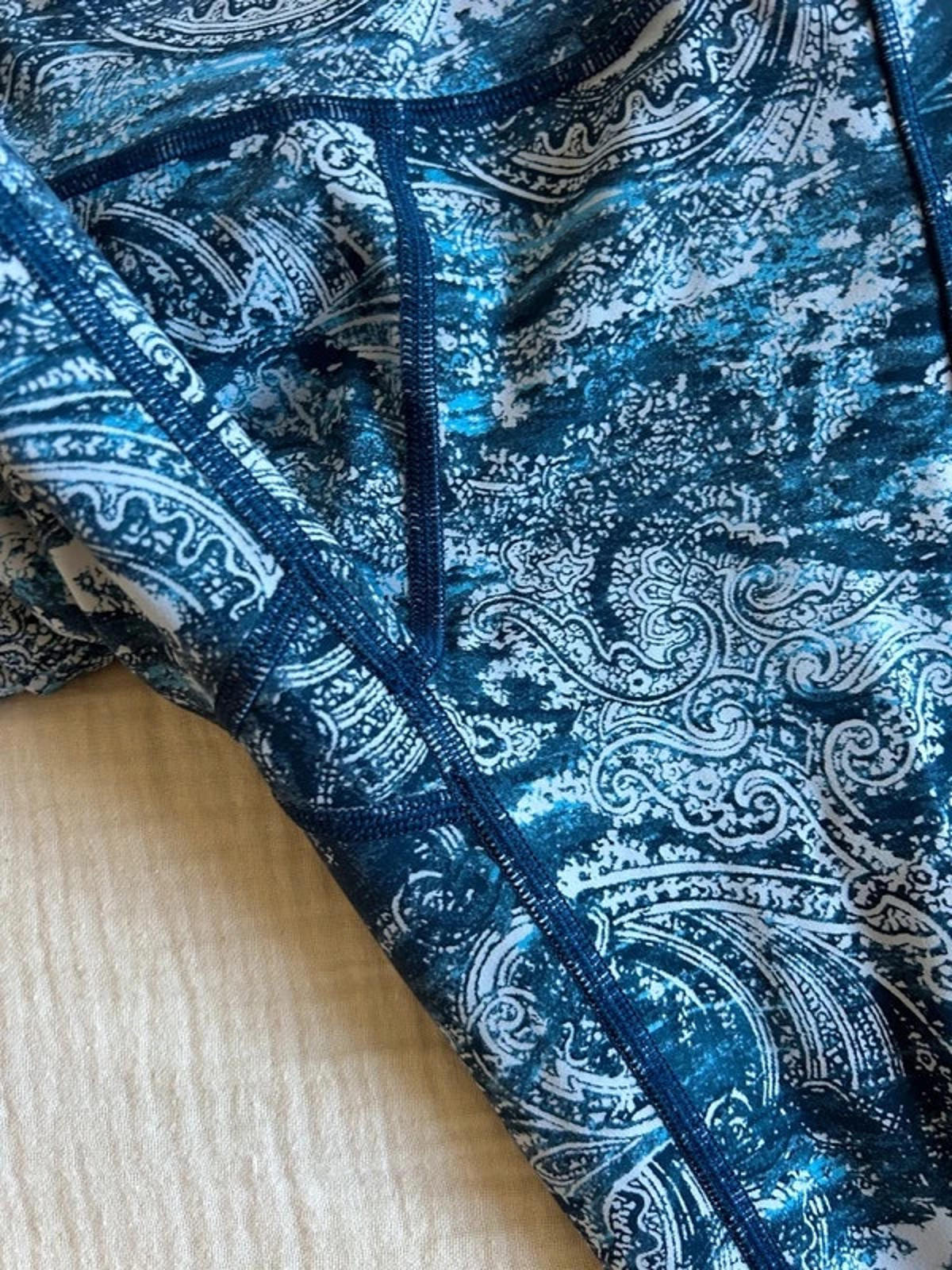 Lululemon In Movement 7/8 Tights/ Leggings *Everlux 25" Paisley Glaze Multi US2/ UK6