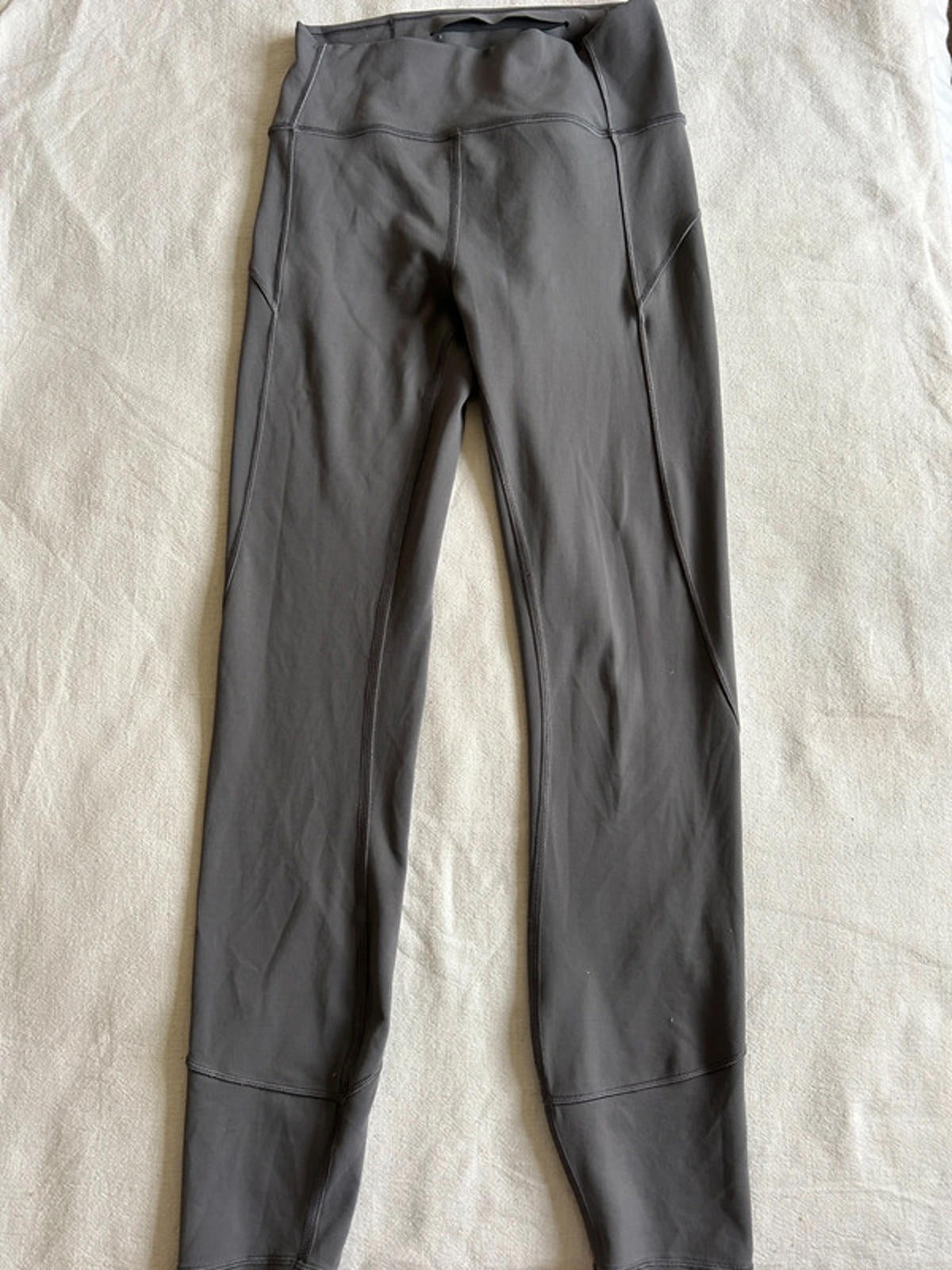 Lululemon In Movement 7/8 Tight *Everlux 25" Titanium US4/ UK8